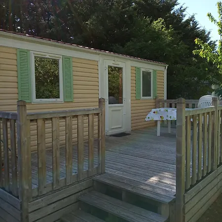 Camping Les Rives Du Ceou Saint-Chamarand Extérieur photo