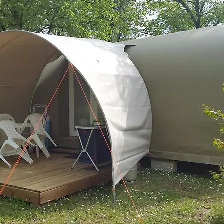 Camping Les Rives Du Ceou Saint-Chamarand Extérieur photo