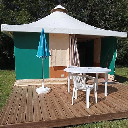 Camping Les Rives Du Ceou Saint-Chamarand Extérieur photo