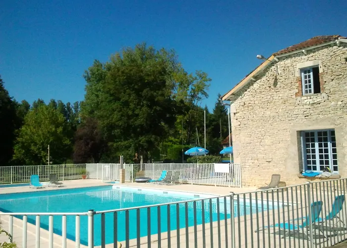 Camping Les Rives Du Ceou